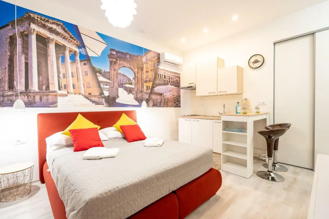 Marin Center Apartments Pula 0*,  Croatia