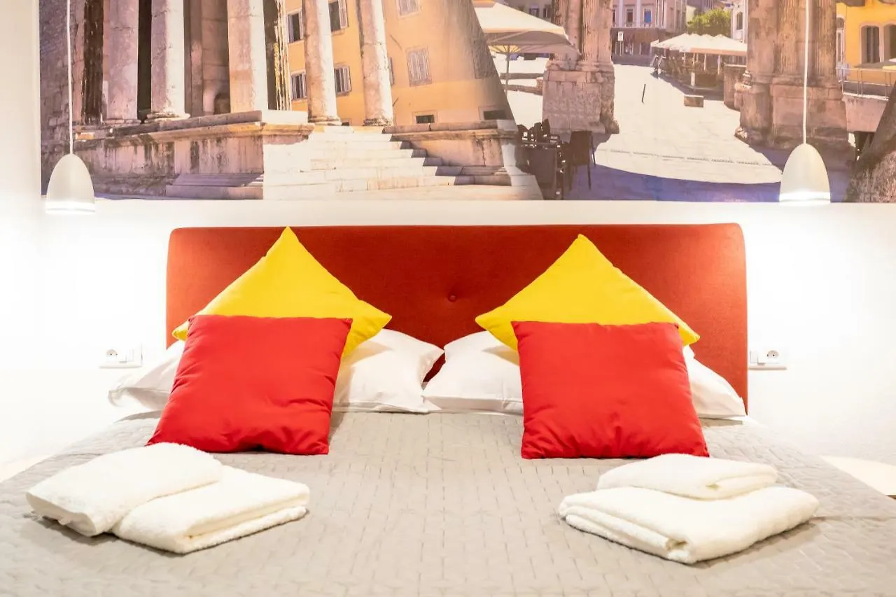 Marin Center Apartments Pula 0*,  Croatia