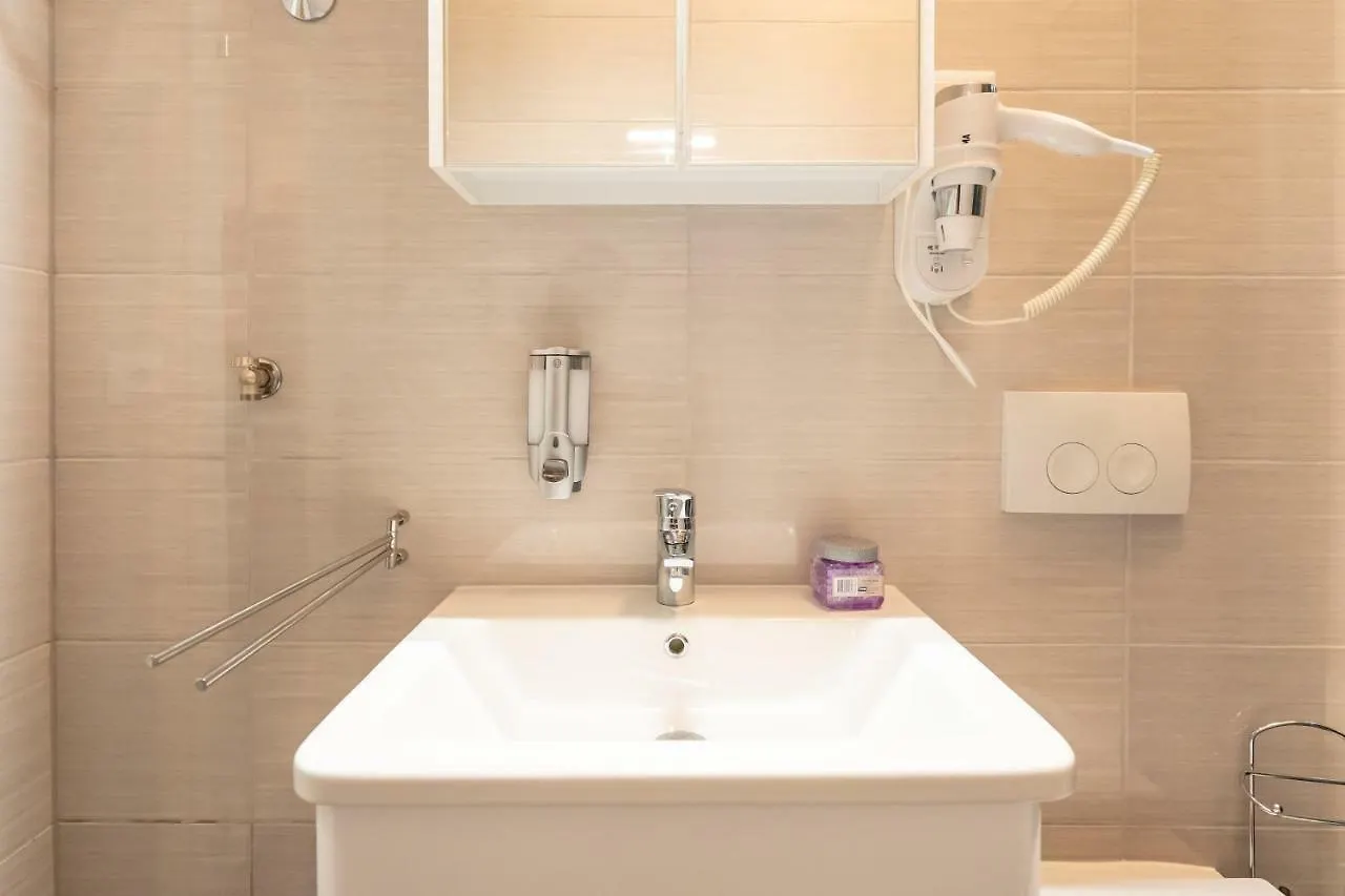 Marin Center Apartments Pula 0*,  Croatia