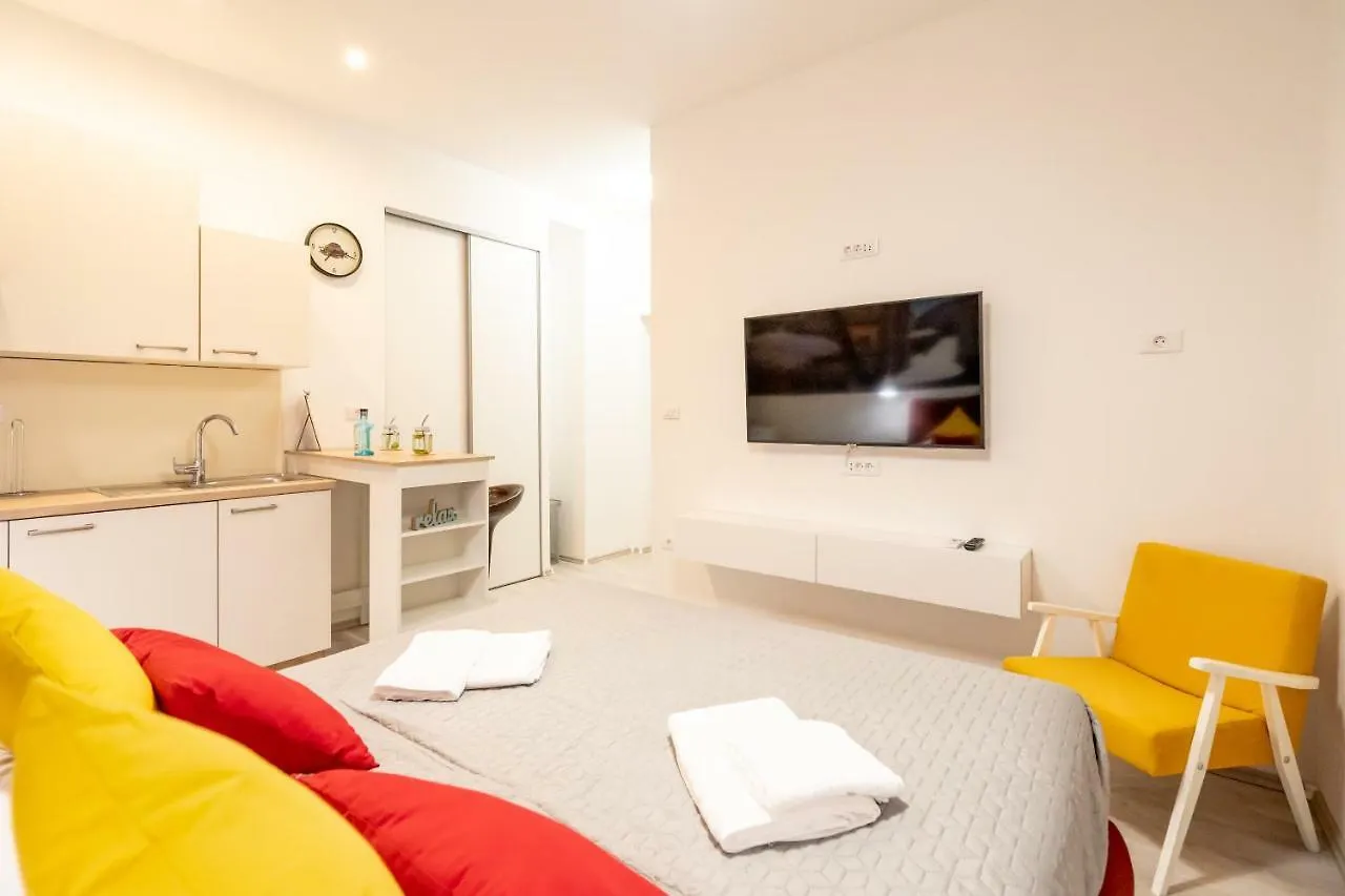Marin Center Apartments Pula 0*,  Croatia