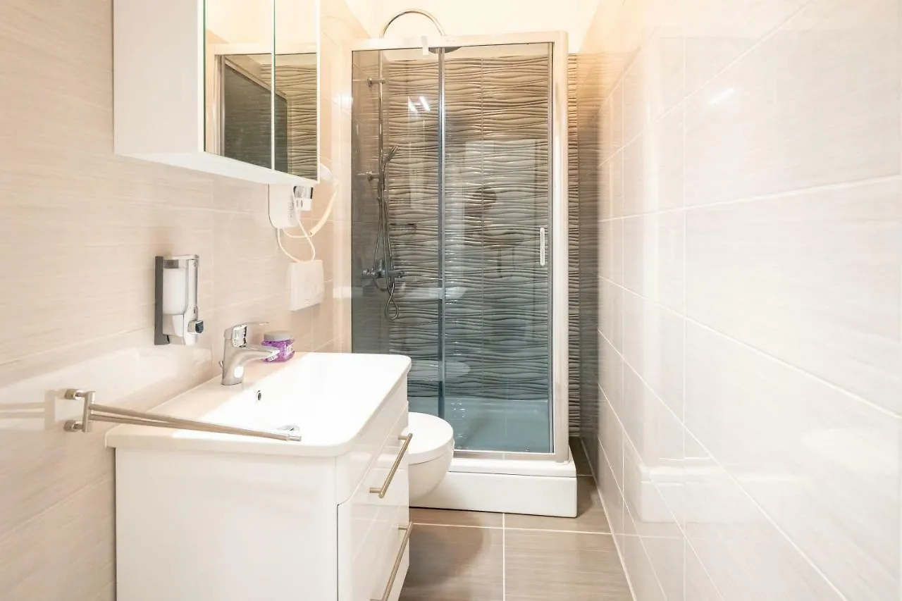 Marin Center Apartments Pula