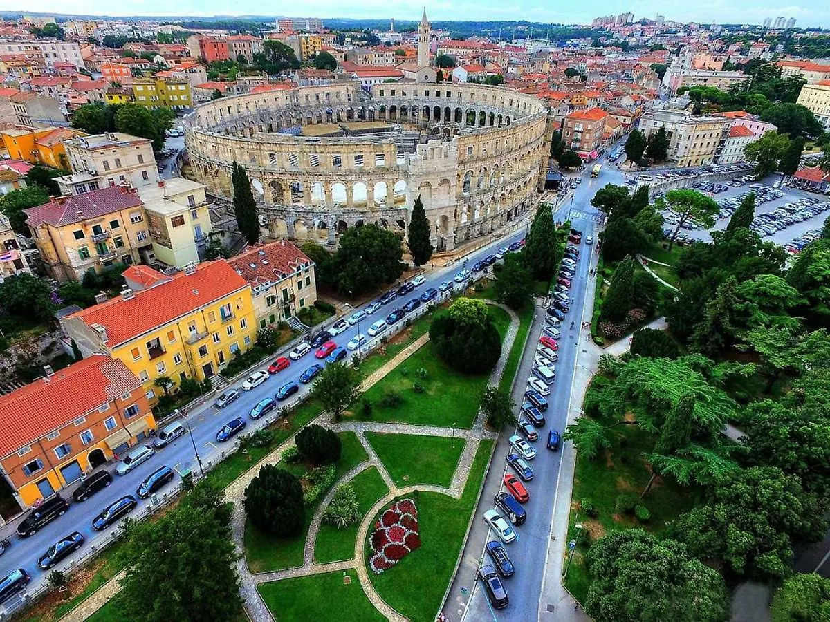 Marin Center Apartments Pula Croatia