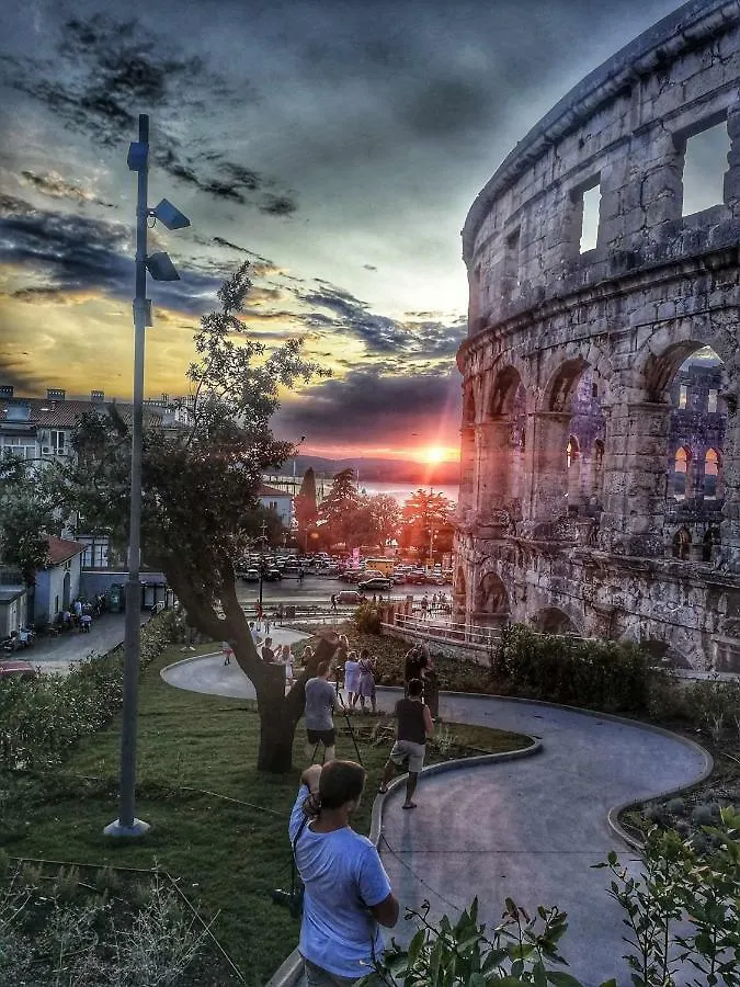 Marin Center Apartments Pula