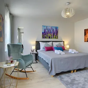 D&a City Center With Free Parking Apartman